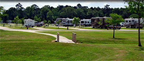 Red Shoes Rv Park And Chalets Kinder Exterior photo